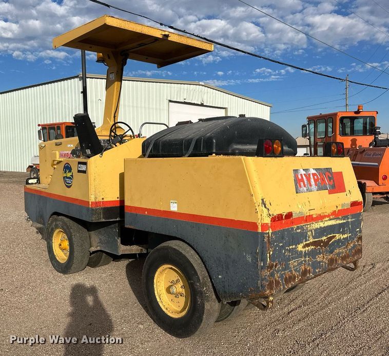 image for item IU9067 2001 Hypac C530AH  pneumatic roller