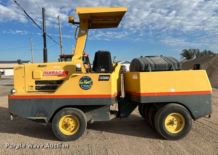 image for item IU9067 2001 Hypac C530AH  pneumatic roller