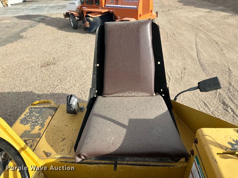 image for item IU9067 2001 Hypac C530AH  pneumatic roller