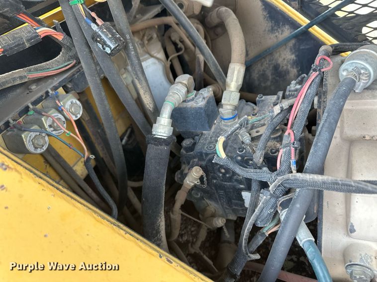 image for item IU9067 2001 Hypac C530AH  pneumatic roller