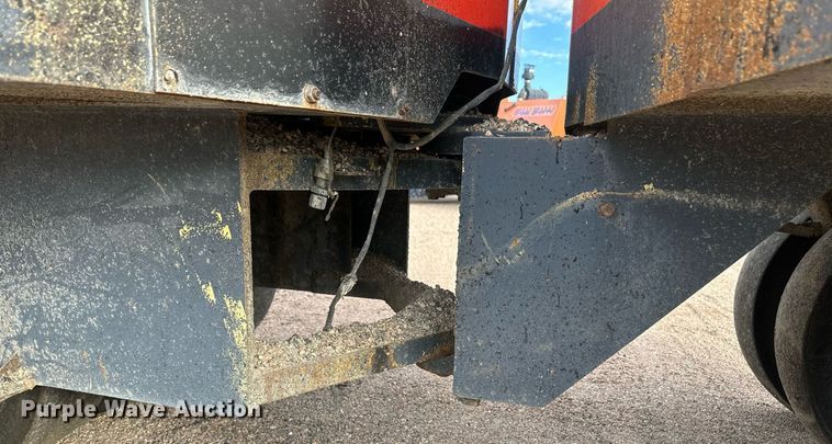 image for item IU9067 2001 Hypac C530AH  pneumatic roller