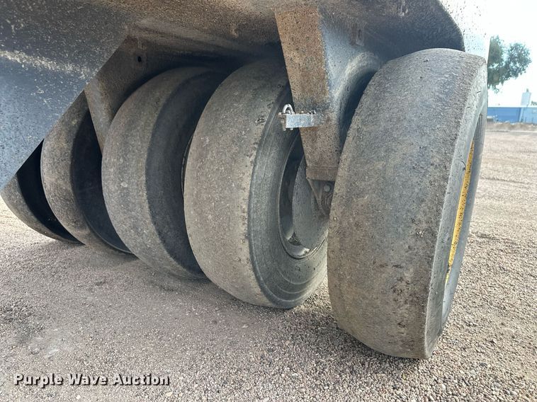 image for item IU9067 2001 Hypac C530AH  pneumatic roller