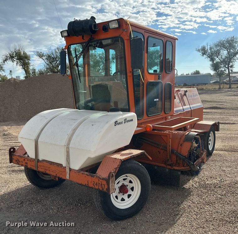 image for item IU9068 Broce RJ350  broom