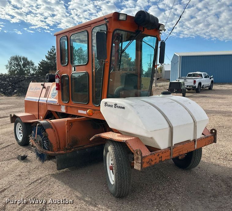 image for item IU9068 Broce RJ350  broom