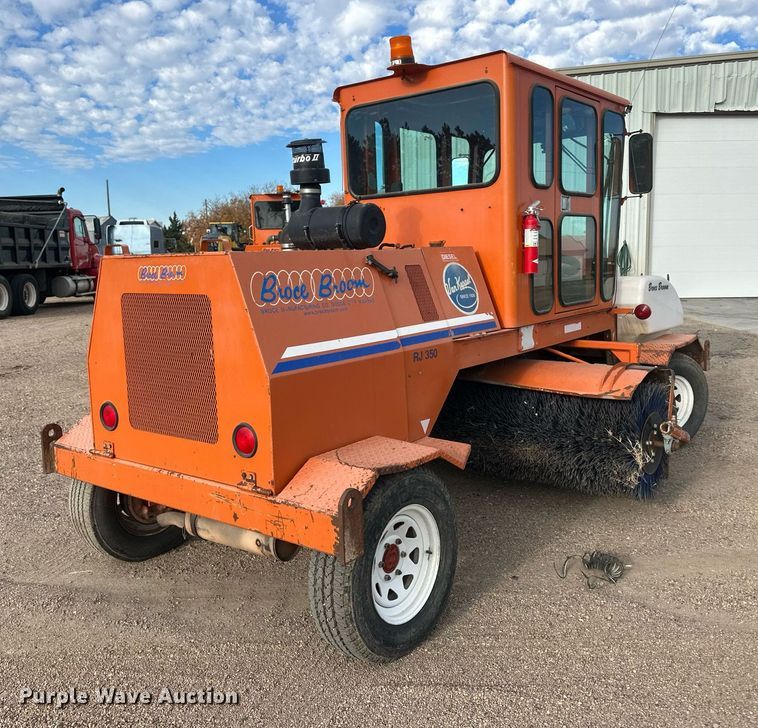 image for item IU9068 Broce RJ350  broom