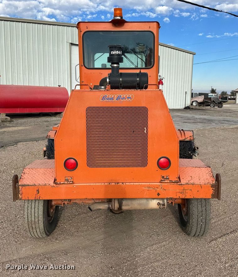 image for item IU9068 Broce RJ350  broom