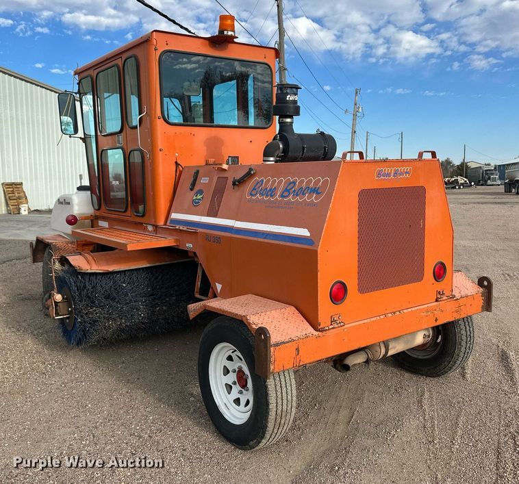 image for item IU9068 Broce RJ350  broom