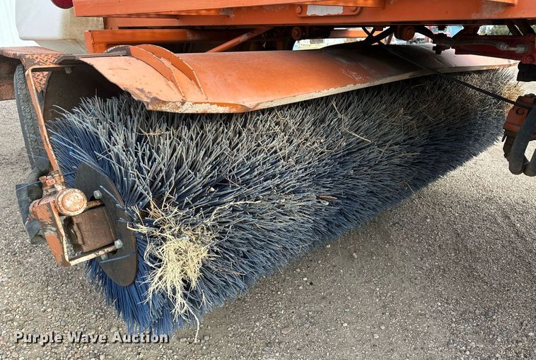 image for item IU9068 Broce RJ350  broom