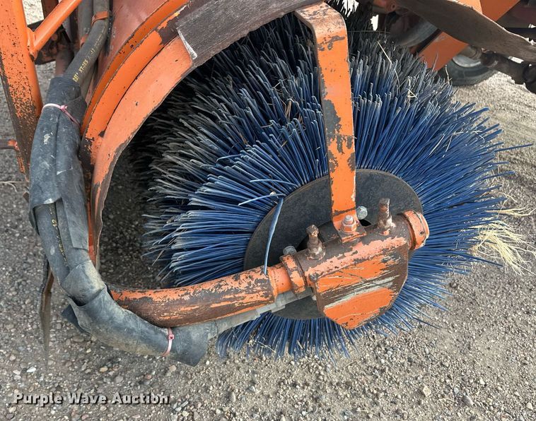 image for item IU9068 Broce RJ350  broom