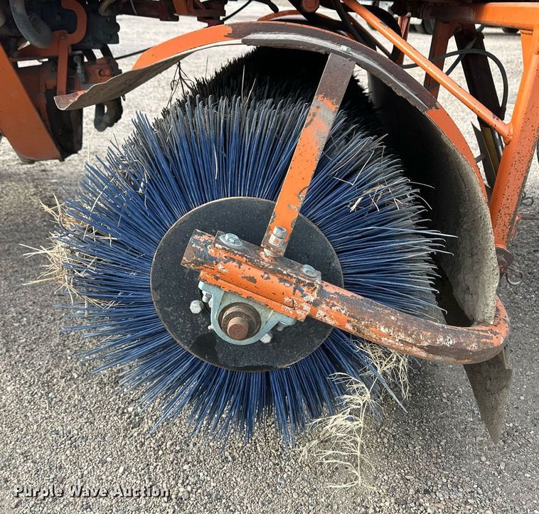 image for item IU9068 Broce RJ350  broom