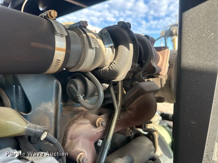 image for item IU9069 Sullair 185D  air compressor