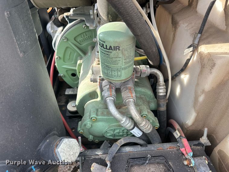 image for item IU9069 Sullair 185D  air compressor