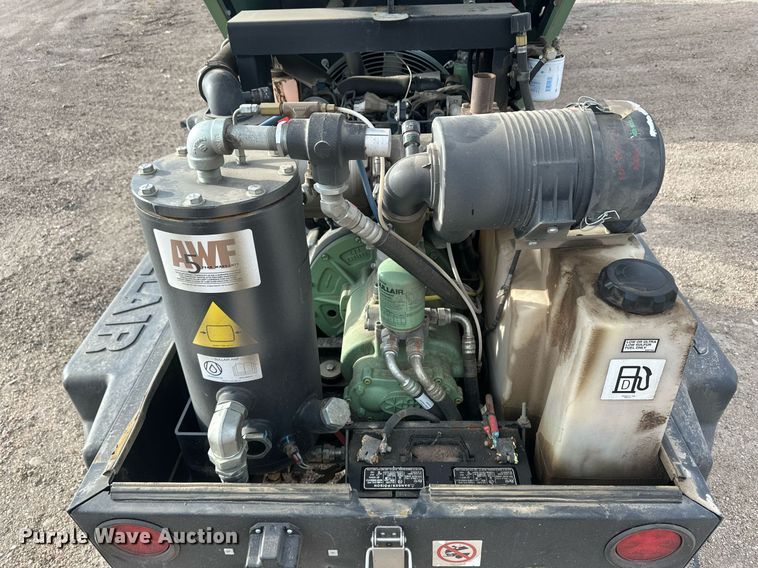 image for item IU9069 Sullair 185D  air compressor