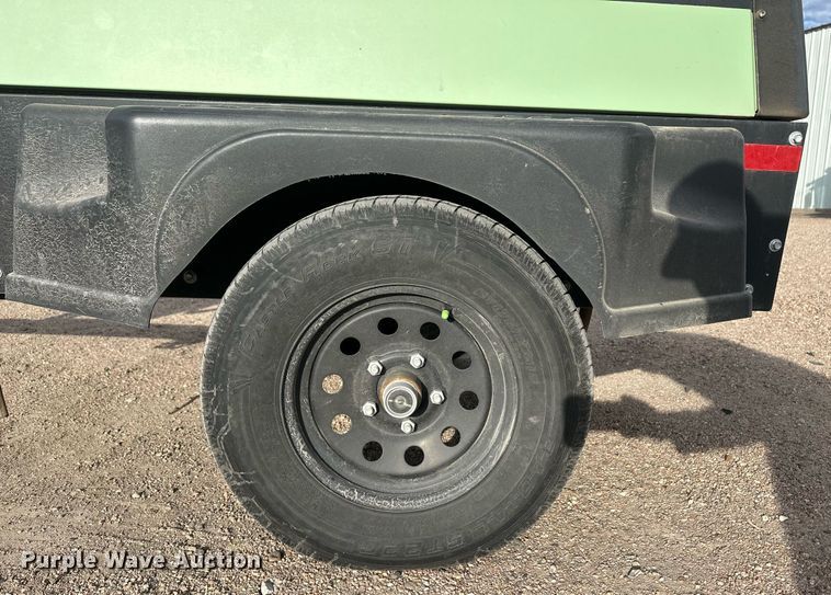 image for item IU9069 Sullair 185D  air compressor