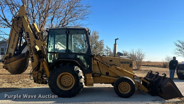 image for item IU9092 1993 Ford New Holland 555D  backhoe