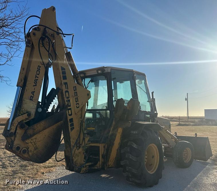 image for item IU9092 1993 Ford New Holland 555D  backhoe