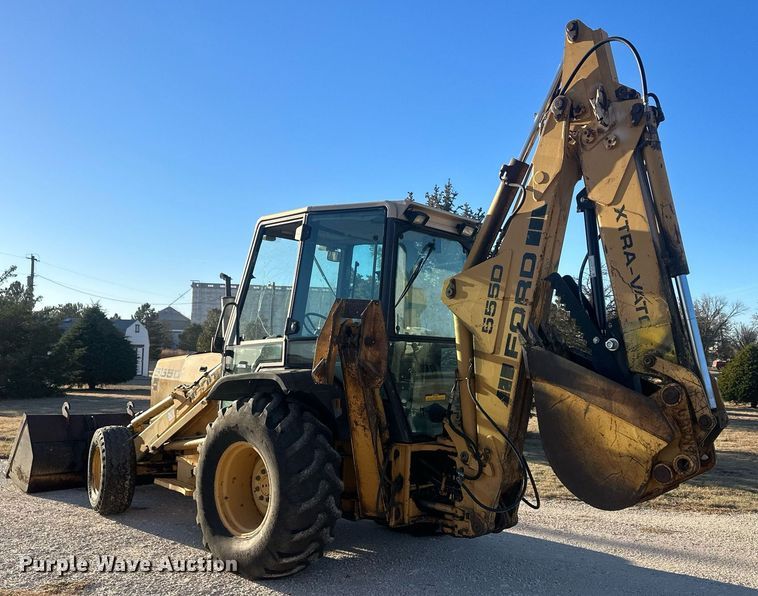 image for item IU9092 1993 Ford New Holland 555D  backhoe