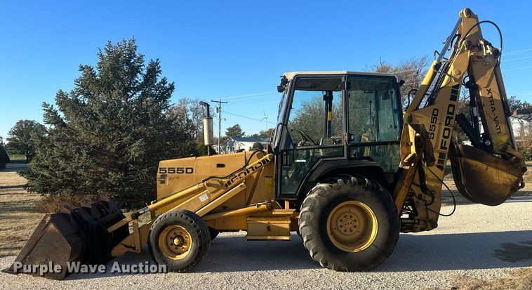 image for item IU9092 1993 Ford New Holland 555D  backhoe