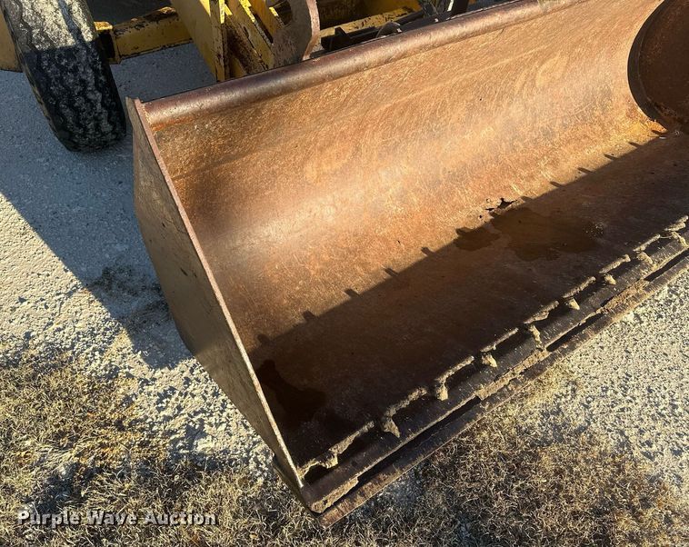 image for item IU9092 1993 Ford New Holland 555D  backhoe