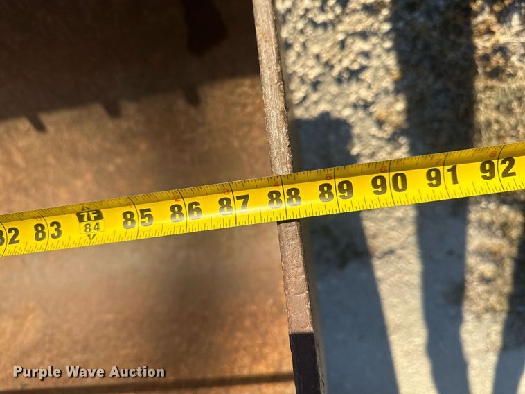 image for item IU9092 1993 Ford New Holland 555D  backhoe