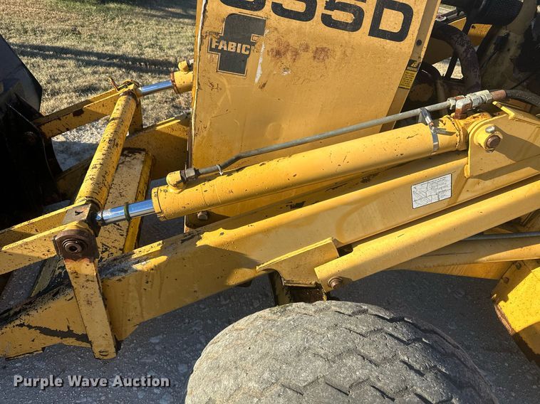 image for item IU9092 1993 Ford New Holland 555D  backhoe