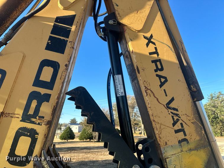 image for item IU9092 1993 Ford New Holland 555D  backhoe