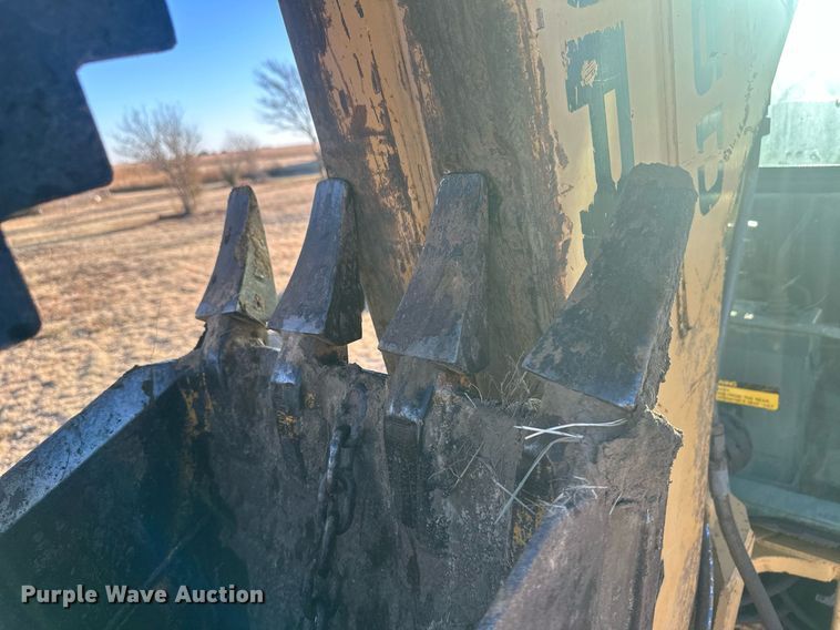 image for item IU9092 1993 Ford New Holland 555D  backhoe