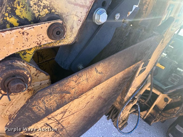 image for item IU9092 1993 Ford New Holland 555D  backhoe