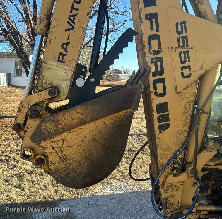 image for item IU9092 1993 Ford New Holland 555D  backhoe