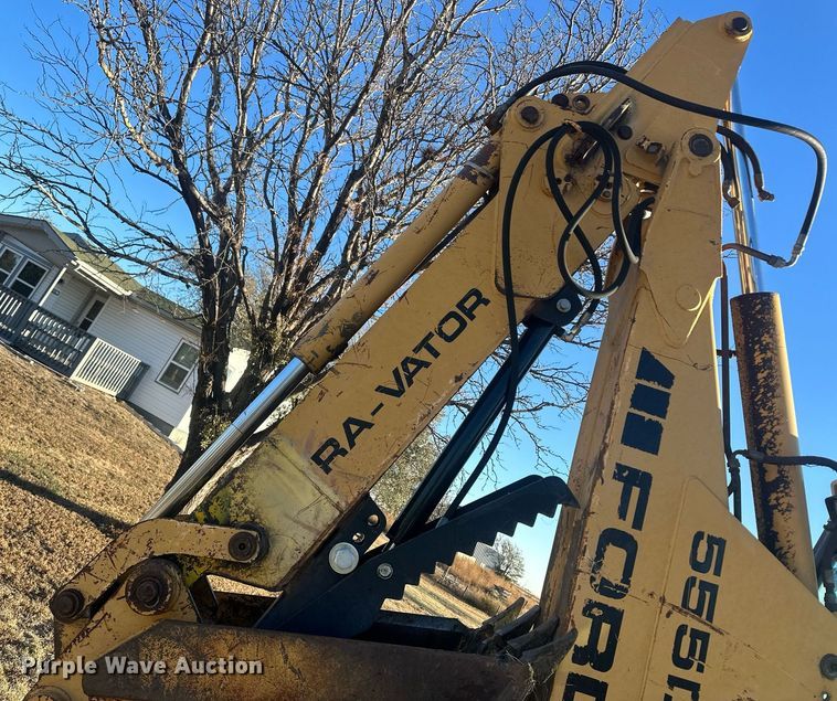 image for item IU9092 1993 Ford New Holland 555D  backhoe