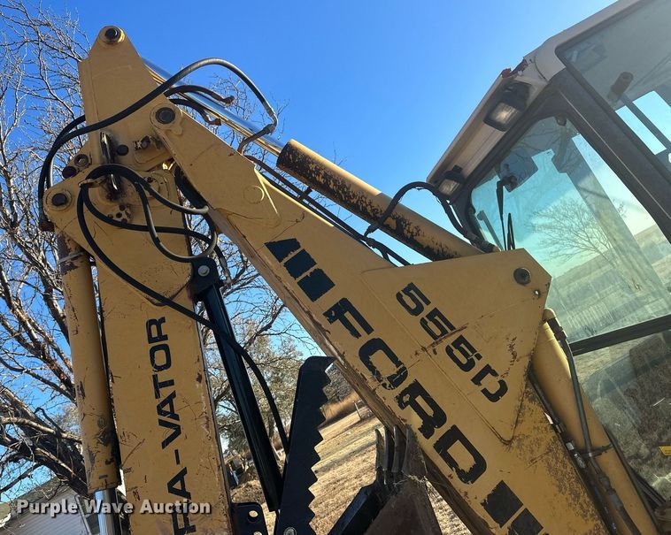 image for item IU9092 1993 Ford New Holland 555D  backhoe