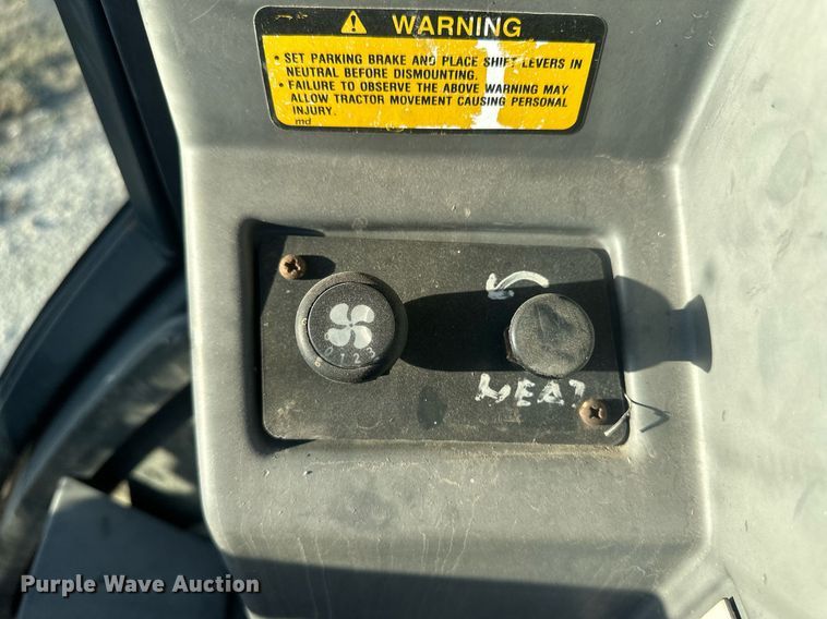 image for item IU9092 1993 Ford New Holland 555D  backhoe