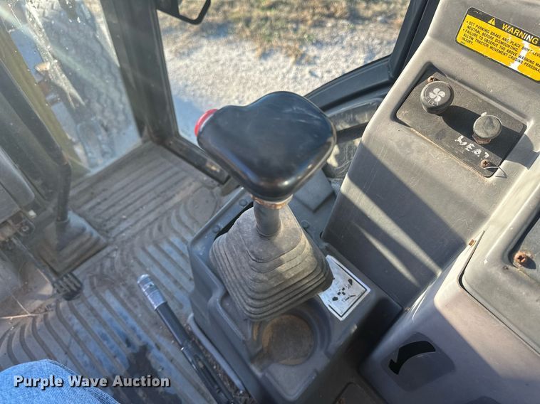 image for item IU9092 1993 Ford New Holland 555D  backhoe