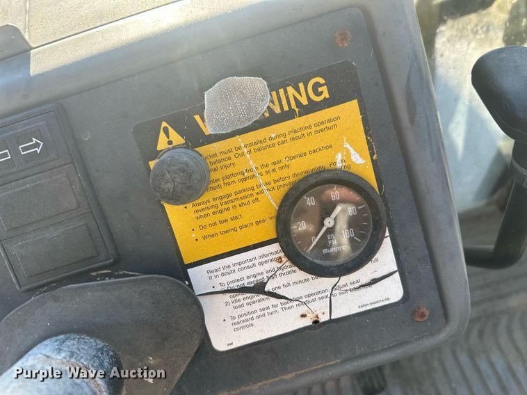 image for item IU9092 1993 Ford New Holland 555D  backhoe