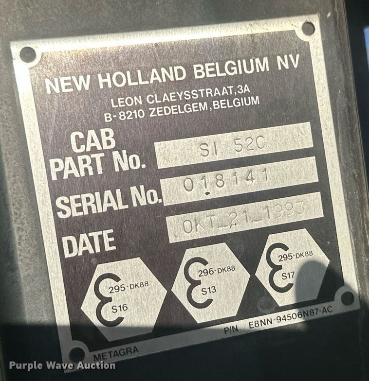 image for item IU9092 1993 Ford New Holland 555D  backhoe