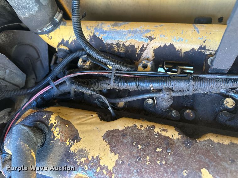 image for item IU9092 1993 Ford New Holland 555D  backhoe