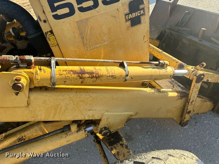 image for item IU9092 1993 Ford New Holland 555D  backhoe