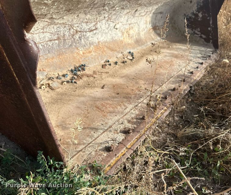 image for item IU9099 2003 Komatsu WB150AWS  backhoe