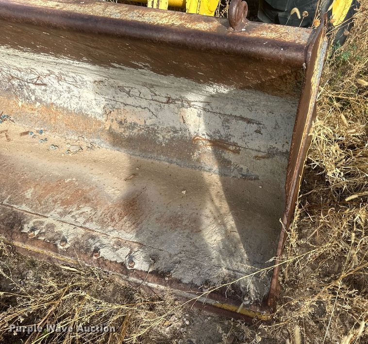 image for item IU9099 2003 Komatsu WB150AWS  backhoe