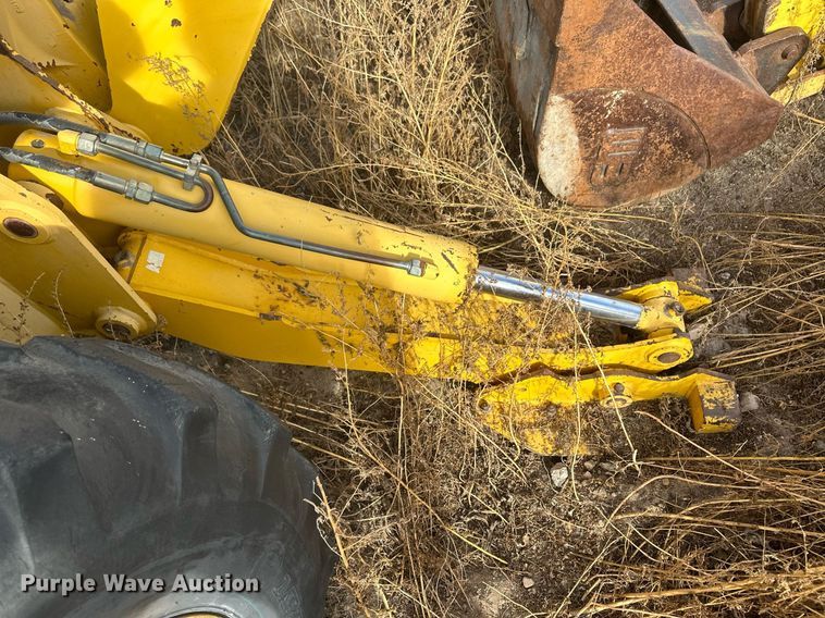 image for item IU9099 2003 Komatsu WB150AWS  backhoe