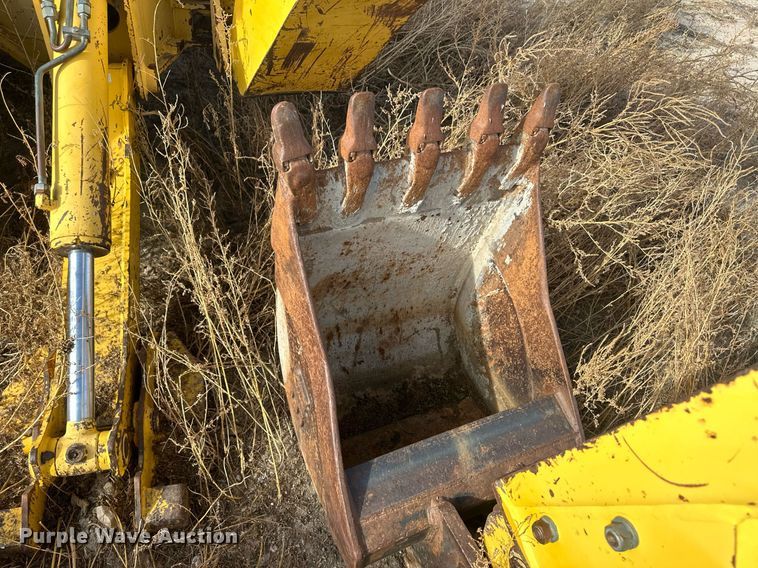 image for item IU9099 2003 Komatsu WB150AWS  backhoe