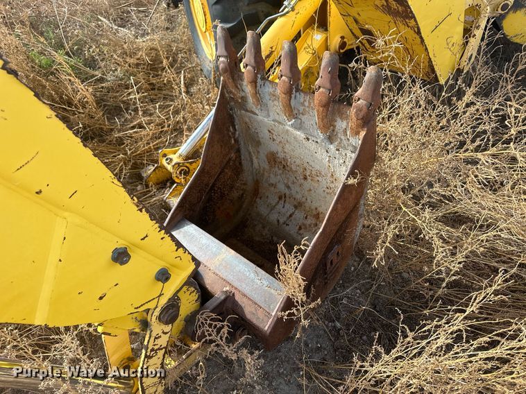 image for item IU9099 2003 Komatsu WB150AWS  backhoe