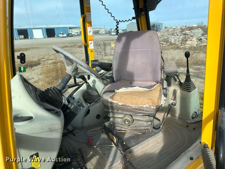 image for item IU9099 2003 Komatsu WB150AWS  backhoe