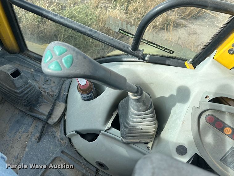 image for item IU9099 2003 Komatsu WB150AWS  backhoe