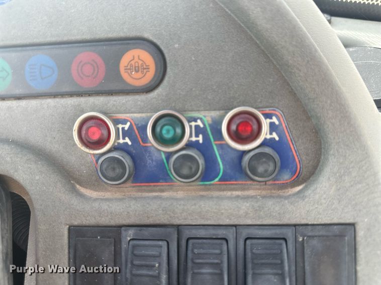 image for item IU9099 2003 Komatsu WB150AWS  backhoe