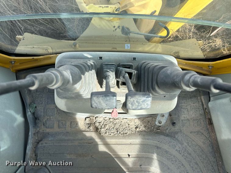 image for item IU9099 2003 Komatsu WB150AWS  backhoe