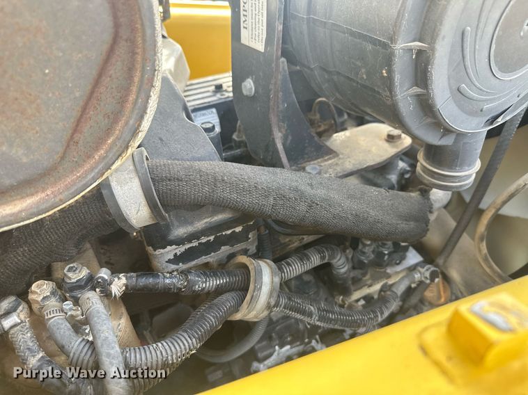 image for item IU9099 2003 Komatsu WB150AWS  backhoe