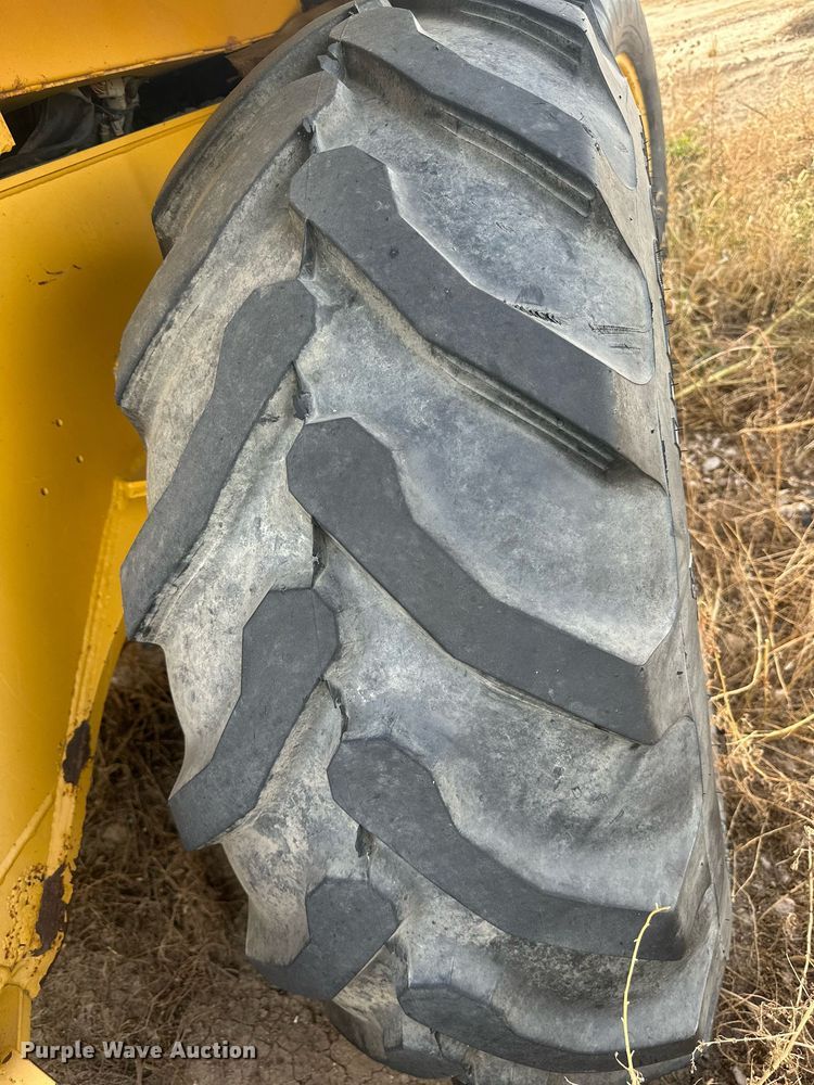 image for item IU9099 2003 Komatsu WB150AWS  backhoe