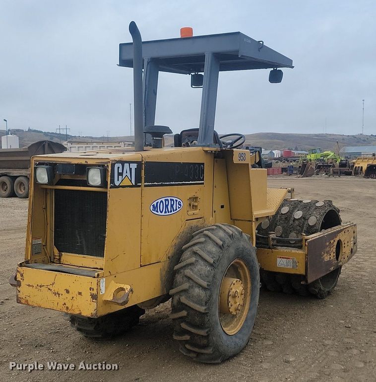 image for item JG9617 1998 Caterpillar CP-433C  single drum vibratory roller