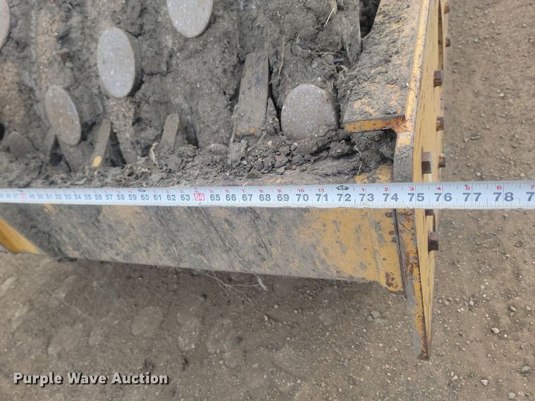 image for item JG9617 1998 Caterpillar CP-433C  single drum vibratory roller